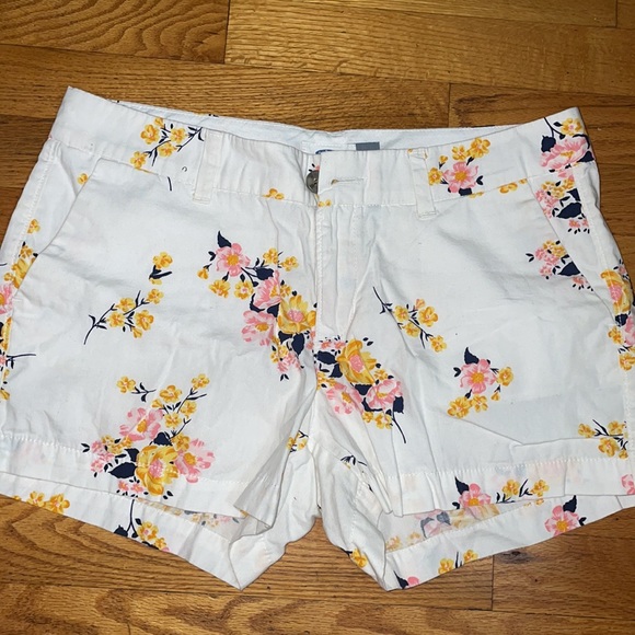 Woman - Picture 7 of 7